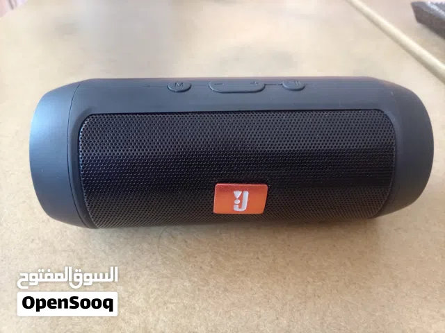 *للبيع: سماعة بلوتوث محمولة ستايل JBL Charge - صوت قوي وبطارية ممتازة - 28 دينار*