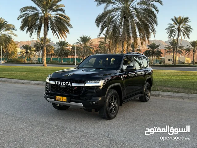 Used Toyota Land Cruiser in Muscat