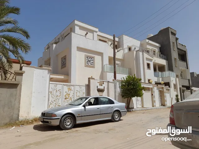 820 m2 More than 6 bedrooms Villa for Sale in Tripoli Zanatah