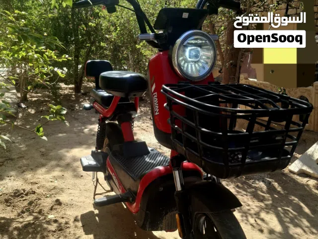 السلام عليكم دراجة شحن حجم 14 للبيع لدراجة كفالة واستعمال قليل مديل 2025  بيهة البطاريات 4 الريان 15