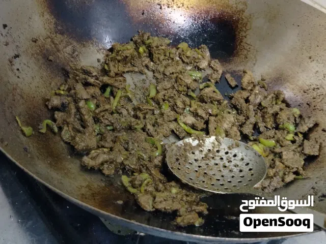 معلم شاورما وبيتزا وفطاير مشلتت وفطاير شاميات وفلافل بالحمص وبراطه
