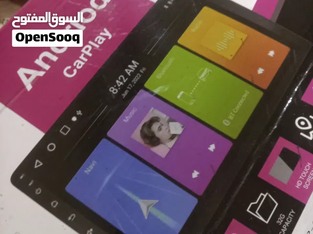 شاشة 9انش نضيفة مع كامل اغراضها للبيع