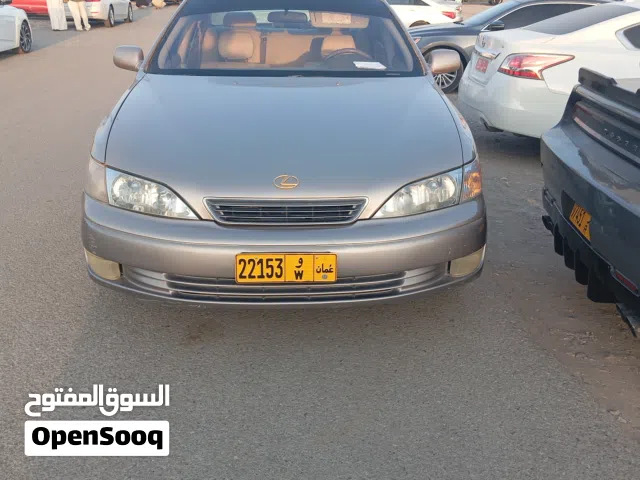 للبيع لكزس اي اس 300