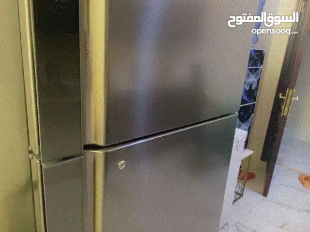 ثلاجه كبيره من هيتاشي