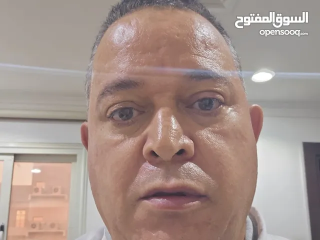 معلم خبير خريج جامعة الأزهر الشريف خبره موثقه ثلاثون عاما حاصل على الاجازه العليا التي تعادل الماجست