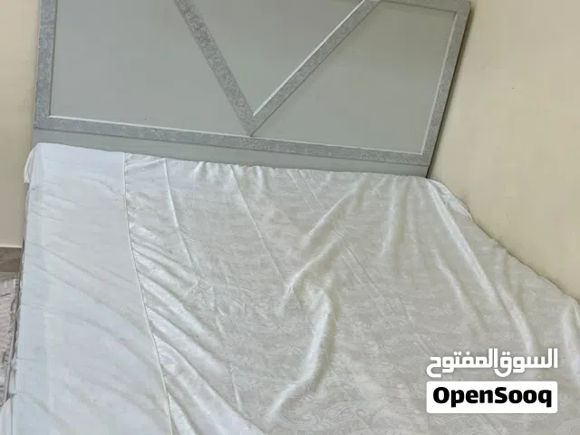 سرير مع مترس  bed with a mattress
