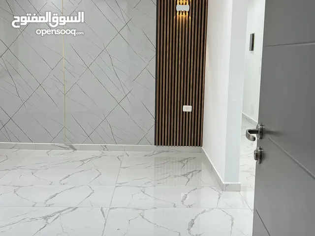 158 m2 3 Bedrooms Apartments for Sale in Ramallah and Al-Bireh Ein Musbah