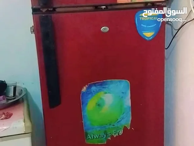 ثلاجة شغالة للبيع بسعر مناسب