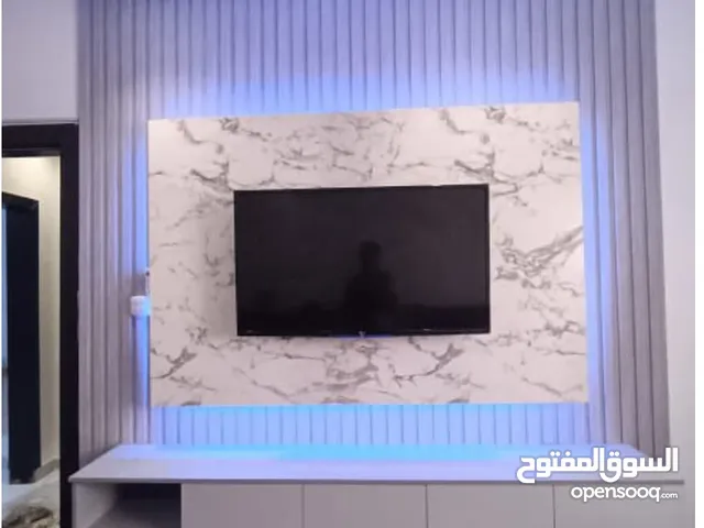معلم دهانات وديكورات بدي الرخام بدي الخشب فوم ترميمات مقاولات بشكل عام واسعار مناسبه جربوا هذ
