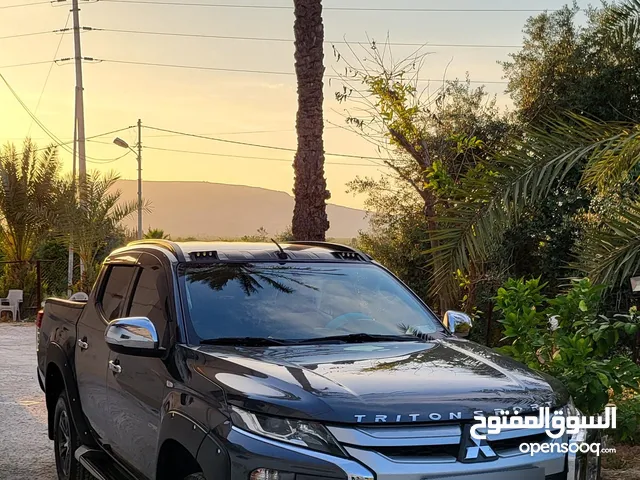 ميتسوبيشي L200 2022 جير عادي