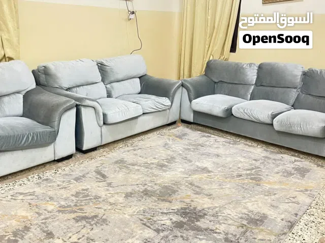 كنب بحالة ممتازة 7 اشخاص 3-2-1-1