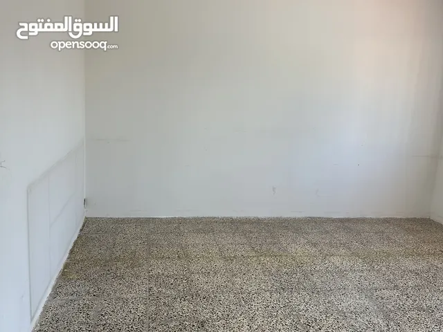 شقه غرفه وصاله في الحريه شارع النواب