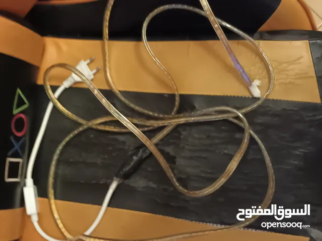 ضوء لد ممتاز شغال بدون مشاكل الطول تقريبا متران السعر نص دينار