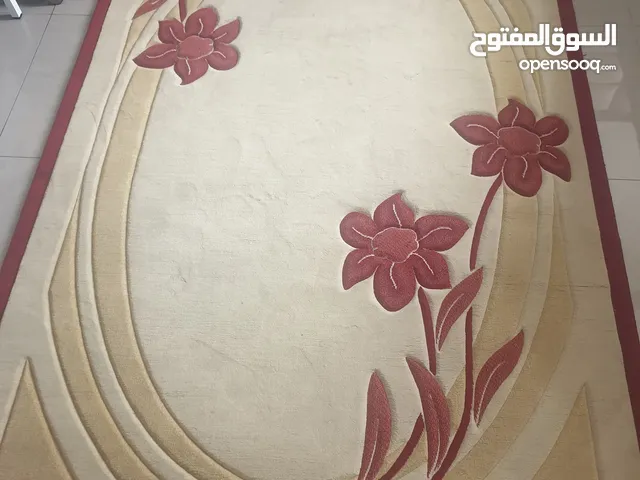 سجاد مع طاوله