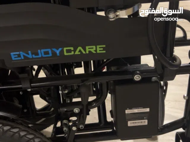 كرسي كهربي متحرك جديد مع كل شي موجود داخل ابو ظبي