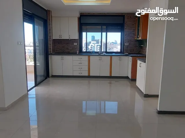 شقه في بتونيا للبيع في منطقه بتونيا مساحه 135متر