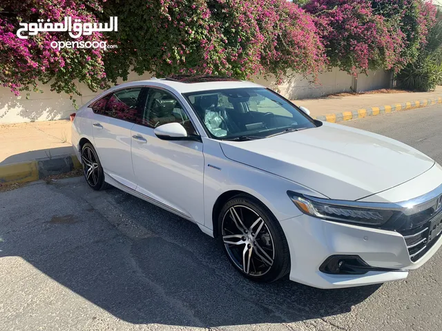 Honda Accord Hybrid 2021  هوندا اكورد هايبرد 2021  موديل 2021  اللون الخارجي ابيض لؤلؤي مميز جدا  وا