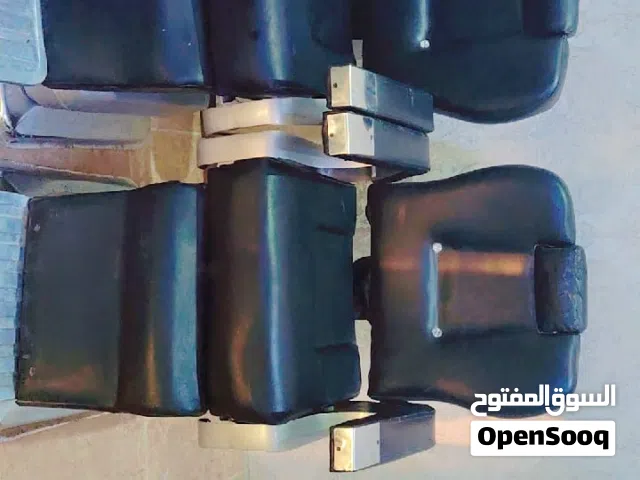 اربع كراسي حلاقه للبيع