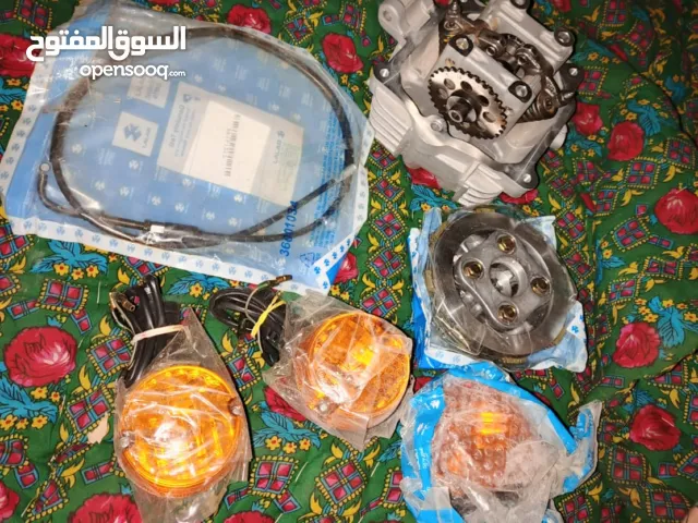 قطع غيار دباب بوكسر جديده لم تستخدم جديده البيع علي السوم سلندر وإشارات وباقي اغراض