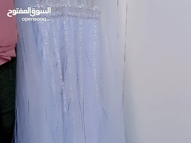 فستان نسائي
