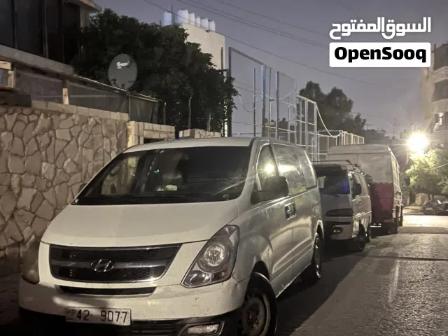 2010 هيونداي H1 GL