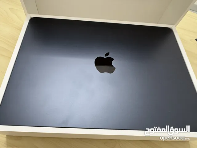 MacBook Air M3 2024