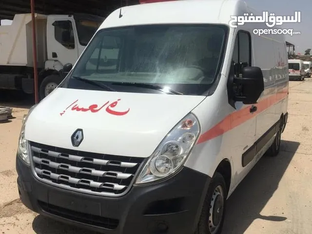 سيارة اسعاف نوع سيميازن الماني والشاصي رينو فرنسي