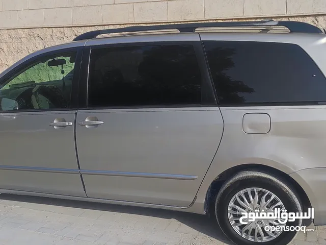 Used Toyota Sienna in Ajman