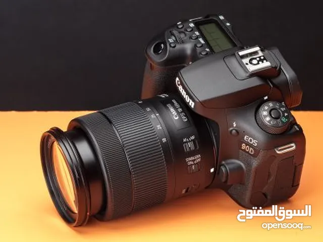 Canon 90D مع جميع العدسات والمعدات المرفقة بالصور جميع القطع المرفقة مستعملة استعمال خفيف جدًا