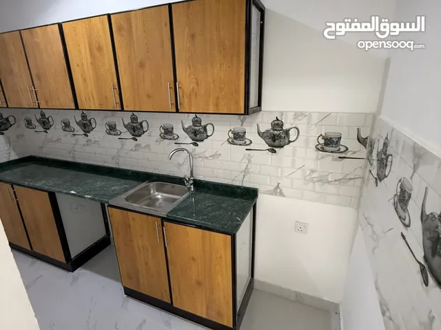 شقه غرفة وصالة غير مفروشه للايجار الشهري في ابو ظبي المرور