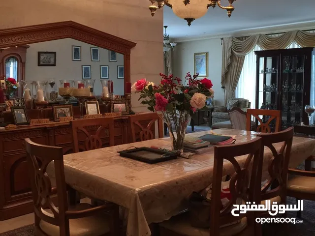 335 m2 4 Bedrooms Villa for Rent in Amman Al Kursi