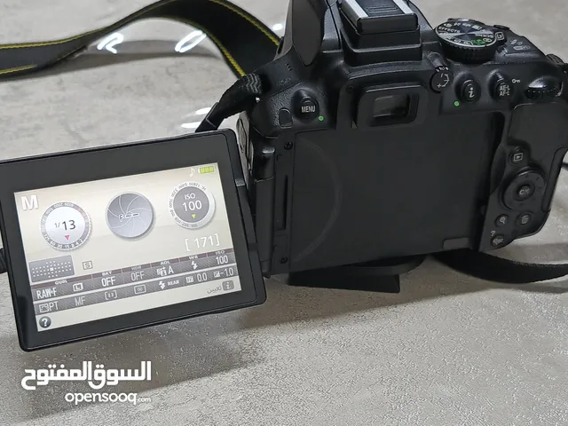 للبيع: كاميرا نيكون D5300 بحالة ممتازة!