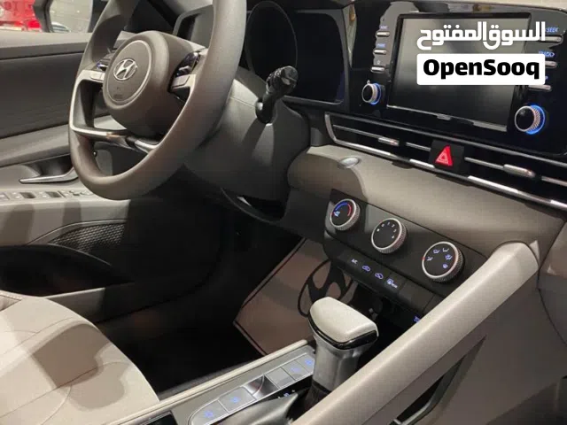 2021 Hyundai Elantra Standard
