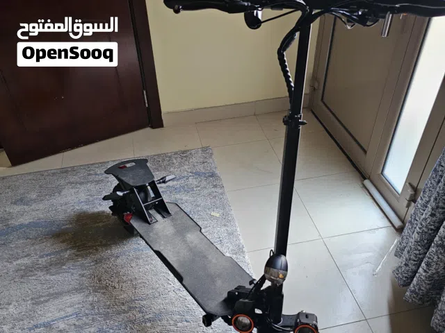 للبيع سكوتر كهربائي  موتورين السرعة 70  توني مسويله سيرفس كامل