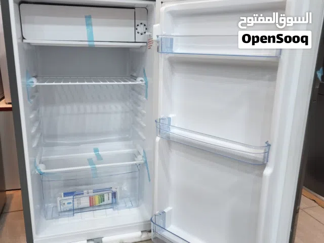 ثلاجة مكتب هونداي الكورية 6 قدم لون اسود بمفتاح توفير كهرباء A+ كفالة عامين