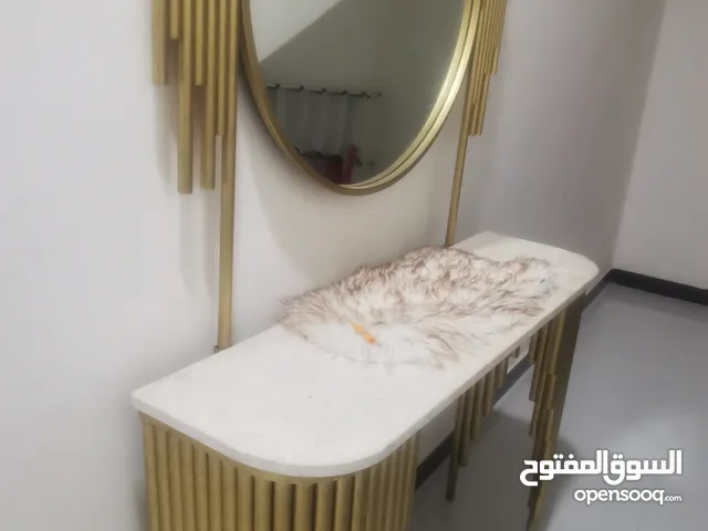طاولة ممر مستعملة