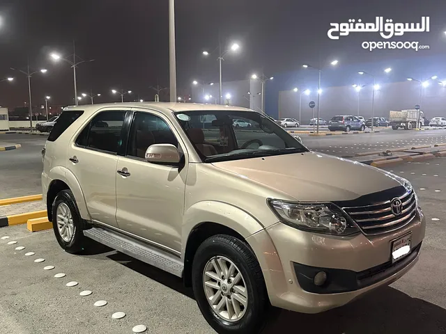 forsale Toyota fortuner SR5 2013 Excellent condition urgent sale