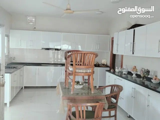 1500 m2 More than 6 bedrooms Villa for Rent in Basra Briha