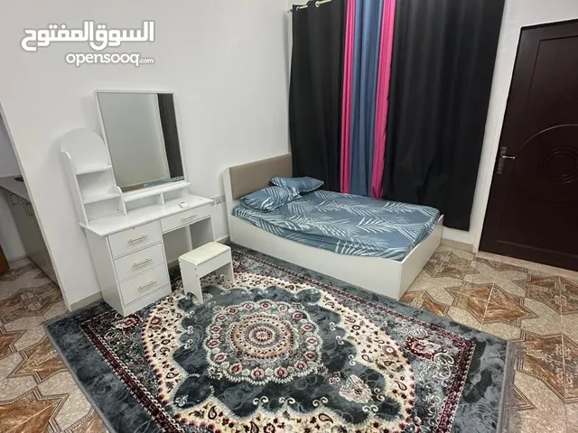 استديو مفروش الخوير33 قريب مطعم لقيمات Furnished studio, Al Khuwair 33, near Luqaimat Restaurant