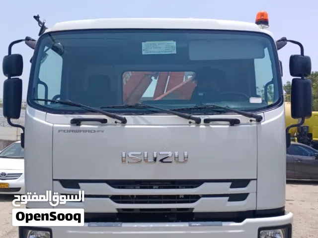 للايجار الشهري شاحنه اسيزو 10 طن مع هايب جديده مواصفات بيديو جاهزه للعمل