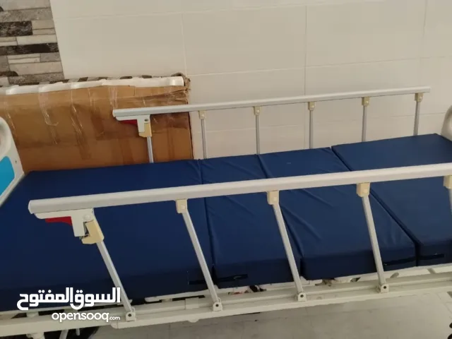 سرير مستعمل للمرظى شفانا وشفاكم الله