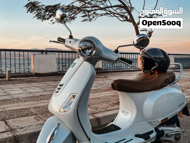 فسبا (vespa) ماتور 155  لون ابيض  موديل 2023 ماشي 4000 كيلو فقط ممشى قليل استخدام شخصي شبه جديد
