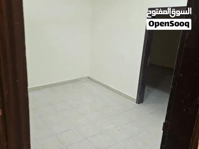 shop and commercial apartment in very good location in Muharraq