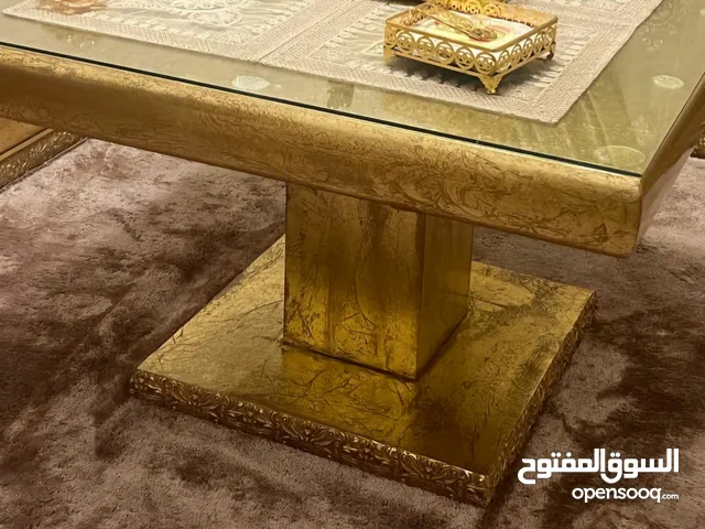 طاولة جديدة