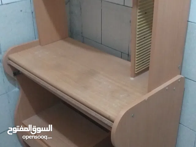 مكتبة مدرسيه تمشي طوله تلفزيون