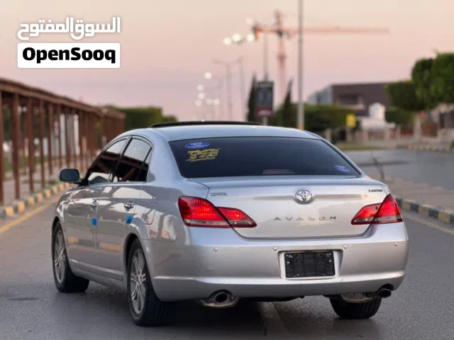 2010 تويوتا افالون Limited