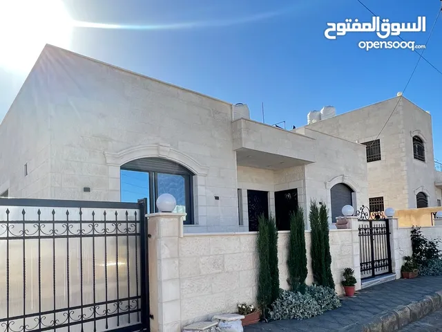 160m2 5 Bedrooms Townhouse for Sale in Amman Abu Alanda