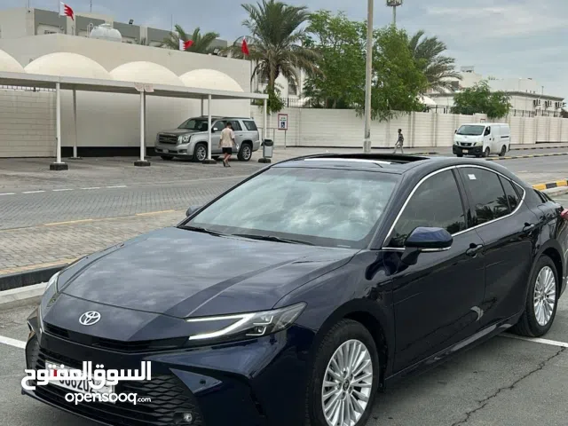 تويوتا كامري Le ، 2025 للبيع ( حالة الوكالة ) .