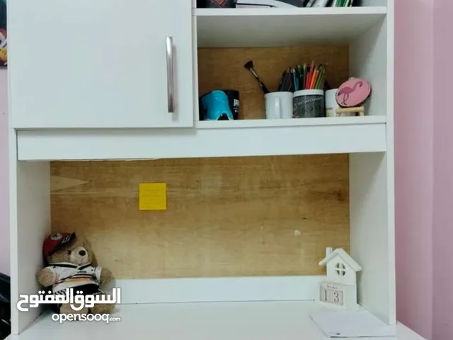 مكتب دراسي وعملي