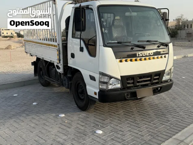 للبيع شاحنة ازوزو  4 ويل مويل 2014  ماشي 230 الف